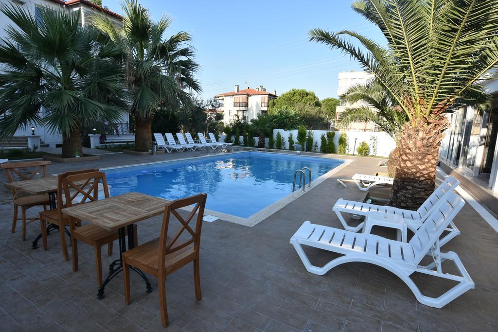 Uzunhan Hotel Ayvalik Exterior foto